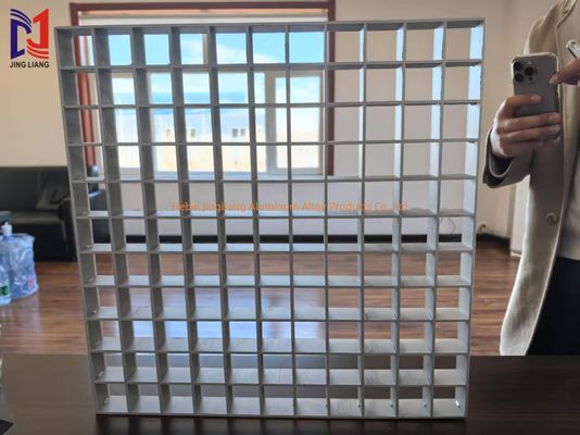 الشباك القابل للتخصيص من سبيكة الألومنيوم لمشاريع الديكور